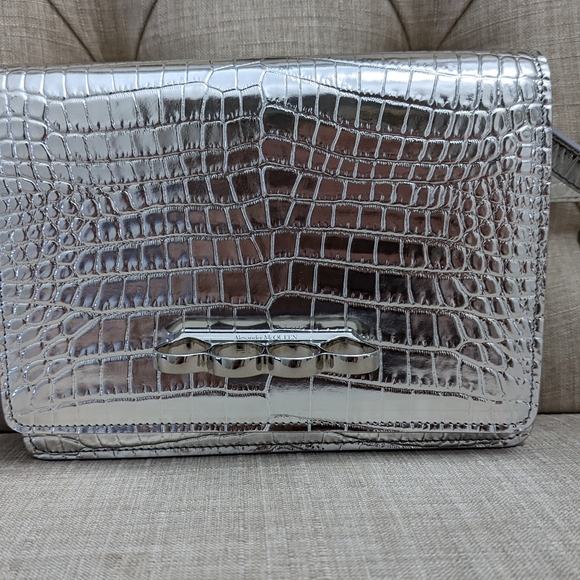 Alexander McQueen Four Ring Satchel - Picture 9 of 14